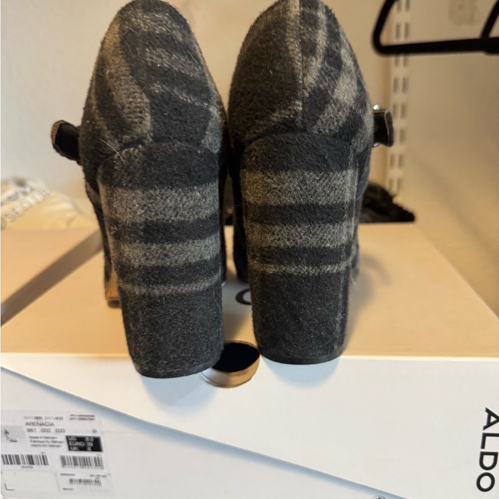 No. 6 Women's Black and Gray Heeled Boots